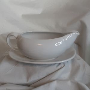 Gravy boat (or sauce server) with saucer